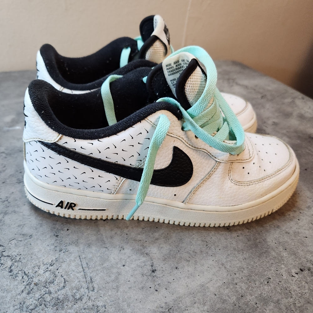 Nike Air Force 1 swoosh size 5 youth